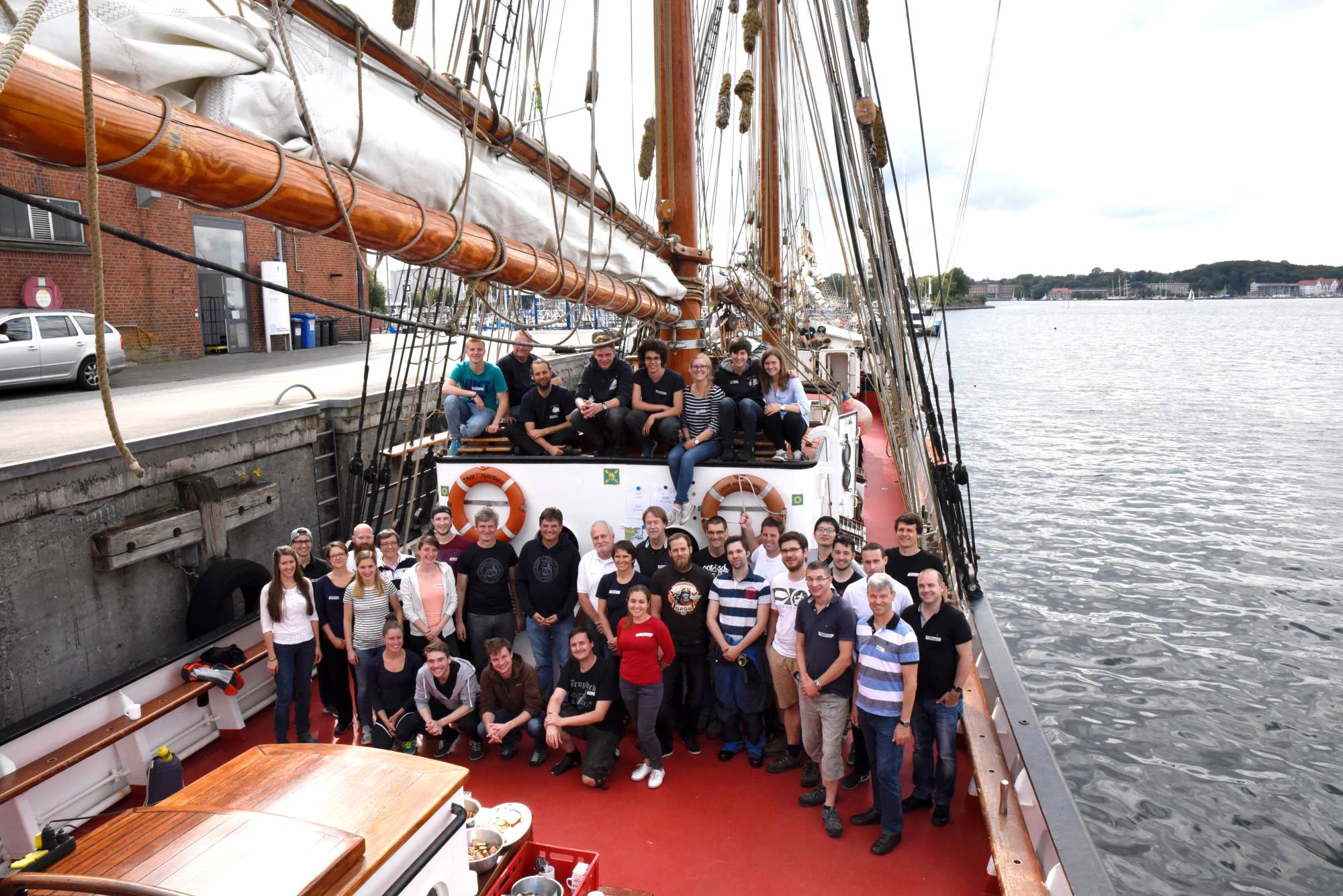 So viele Menschen sind auf dem Segelschiff unterwegs. Mehr Infos zum Projekt unter www.science-sets-sail.de (Bild: FAU/Regine Oyntzen)